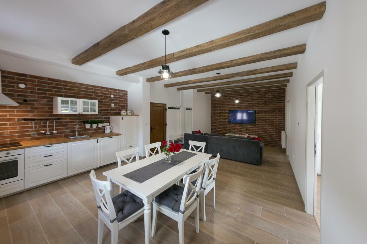 House Smolcic Lägenhet Otočac Exteriör bild