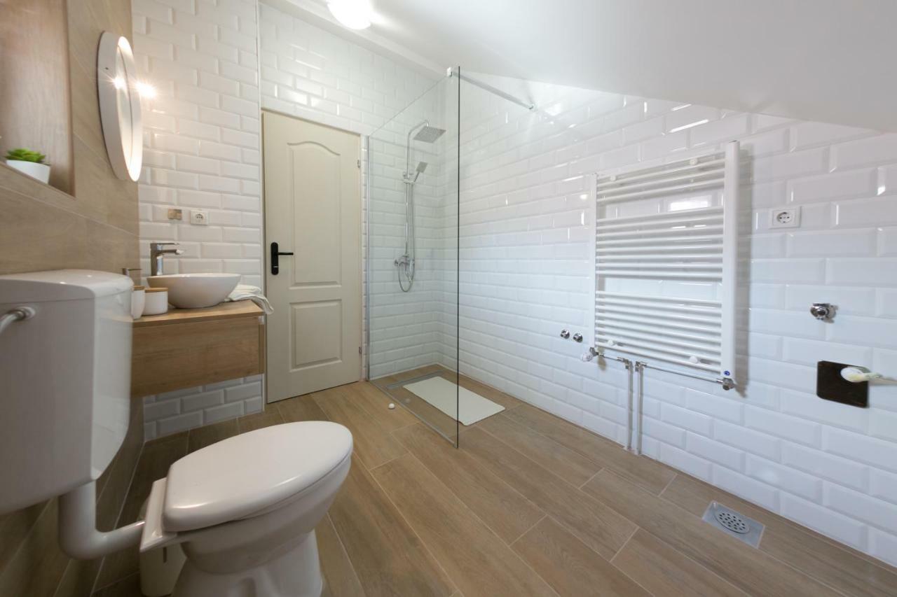 House Smolcic Lägenhet Otočac Exteriör bild