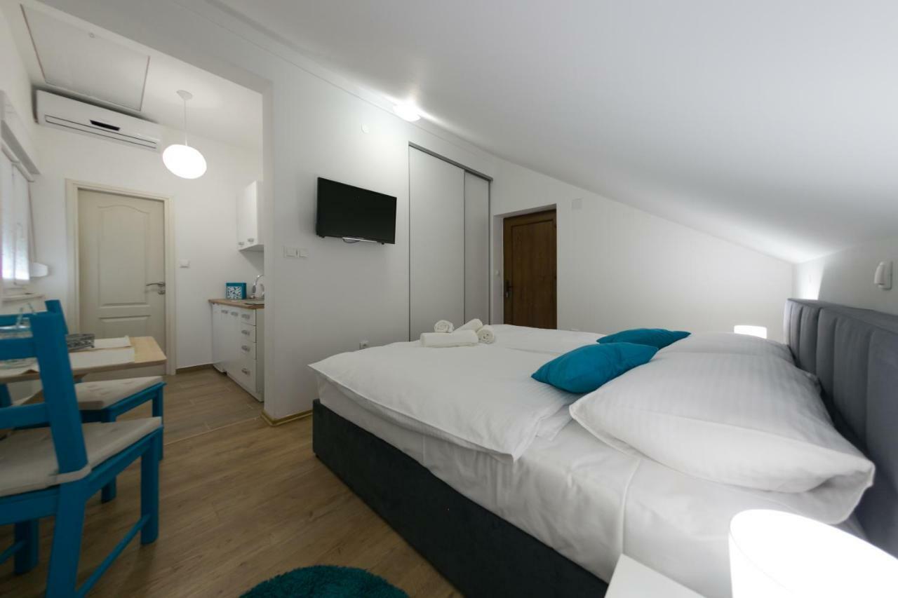 House Smolcic Lägenhet Otočac Exteriör bild