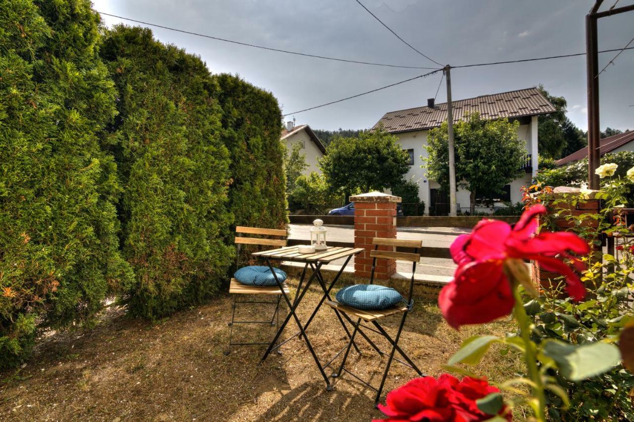 House Smolcic Lägenhet Otočac Exteriör bild