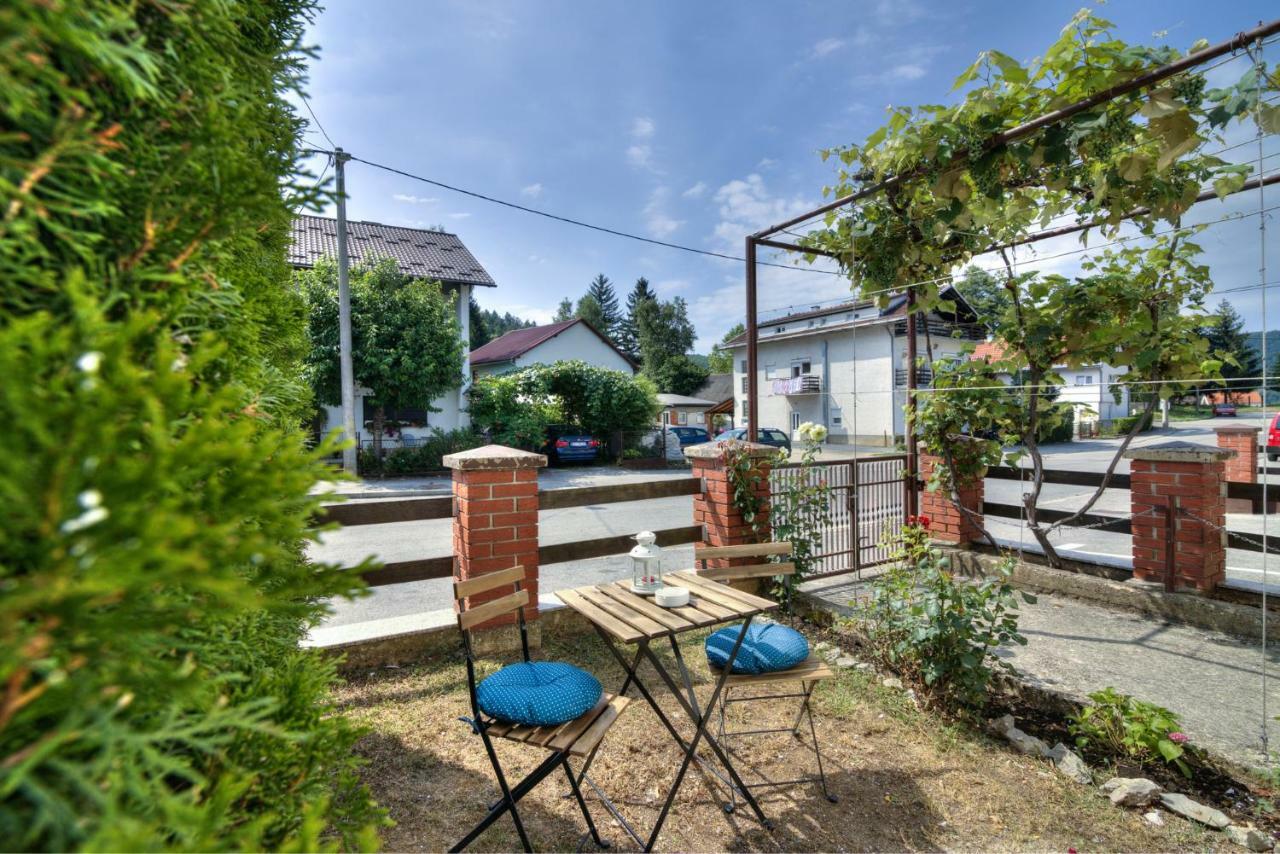 House Smolcic Lägenhet Otočac Exteriör bild
