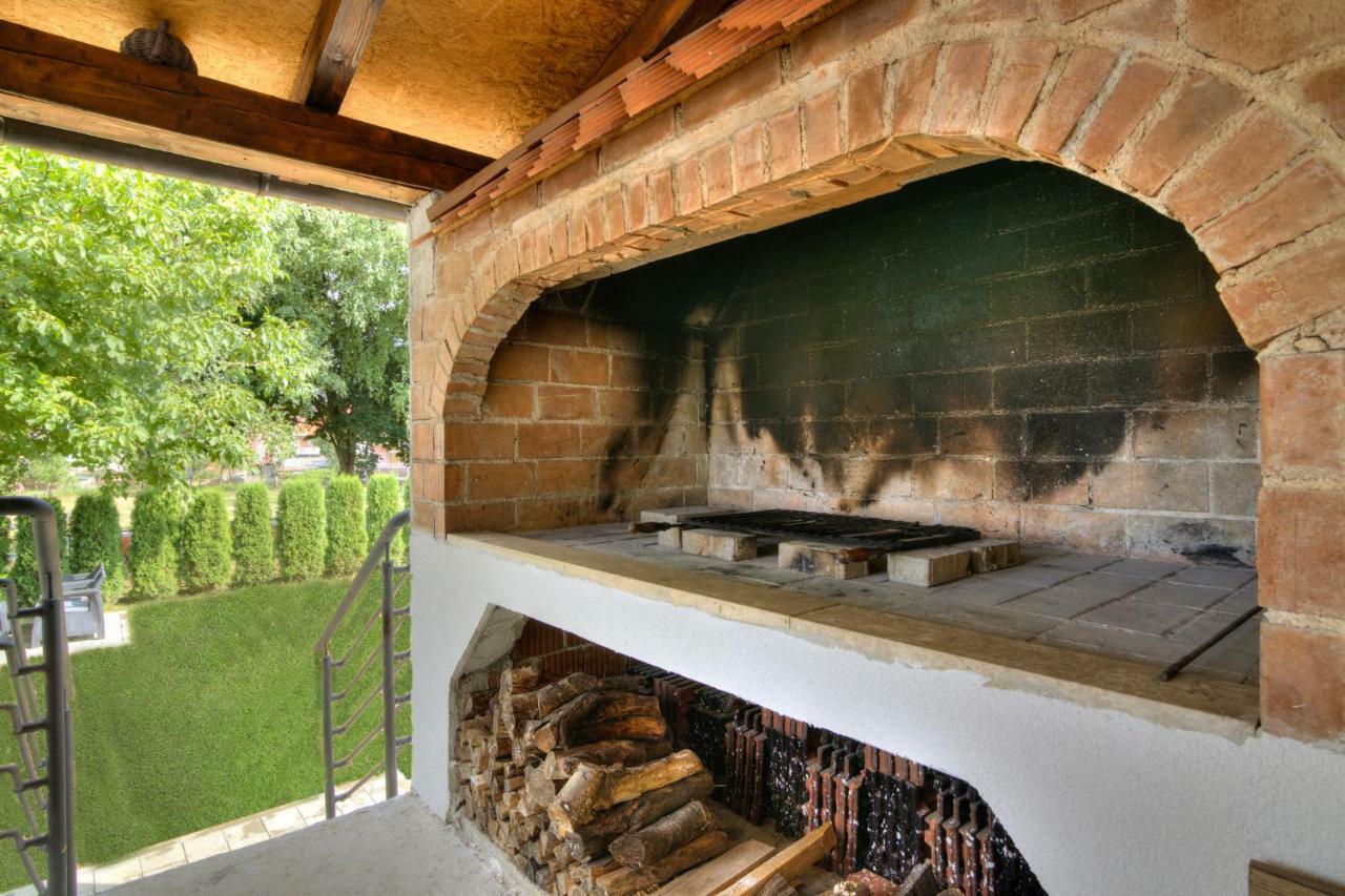 House Smolcic Lägenhet Otočac Exteriör bild