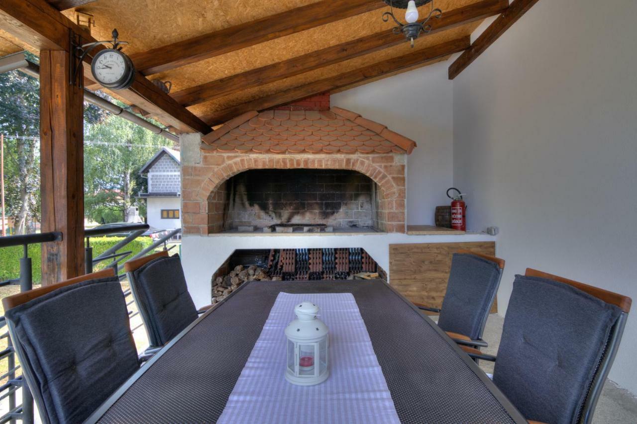 House Smolcic Lägenhet Otočac Exteriör bild