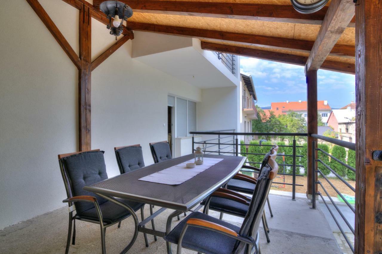 House Smolcic Lägenhet Otočac Exteriör bild