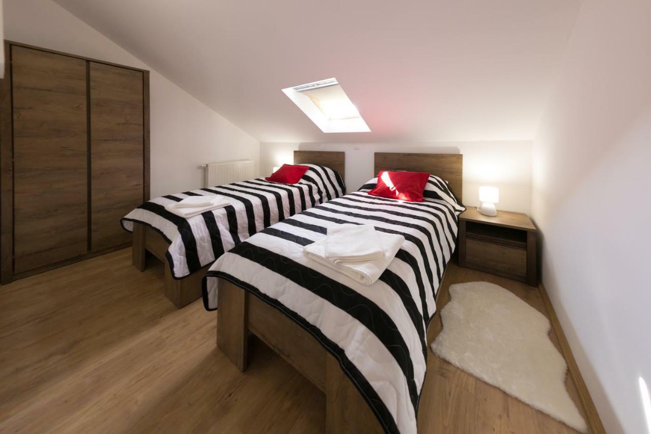 House Smolcic Lägenhet Otočac Exteriör bild