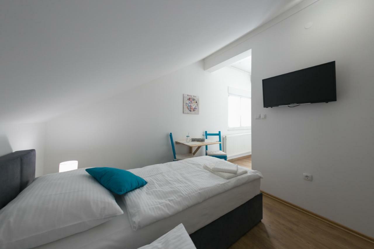 House Smolcic Lägenhet Otočac Exteriör bild